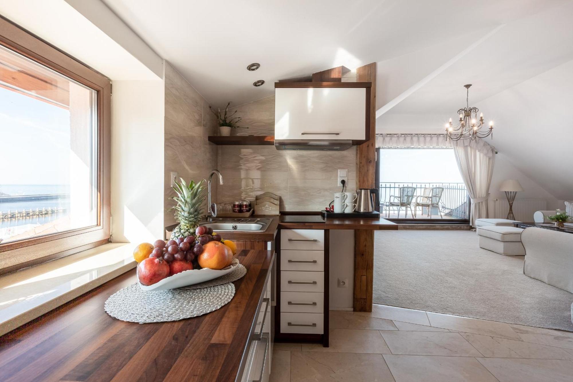 Bed & Breakfast Columbus - Limanowskiego 1 *