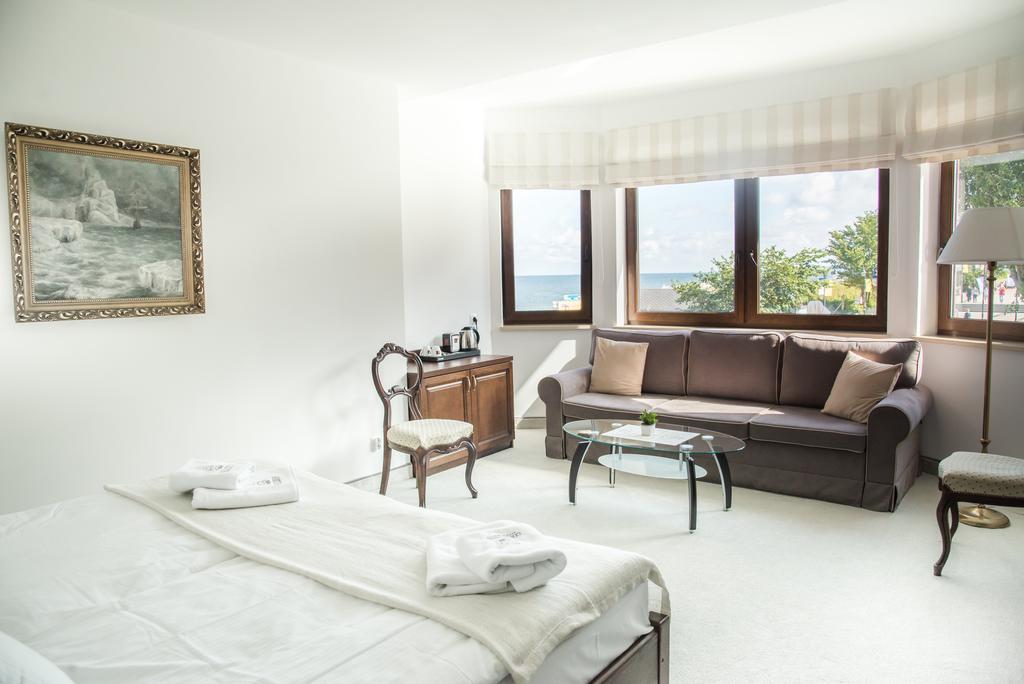 Columbus - Limanowskiego 1 Bed & Breakfast *