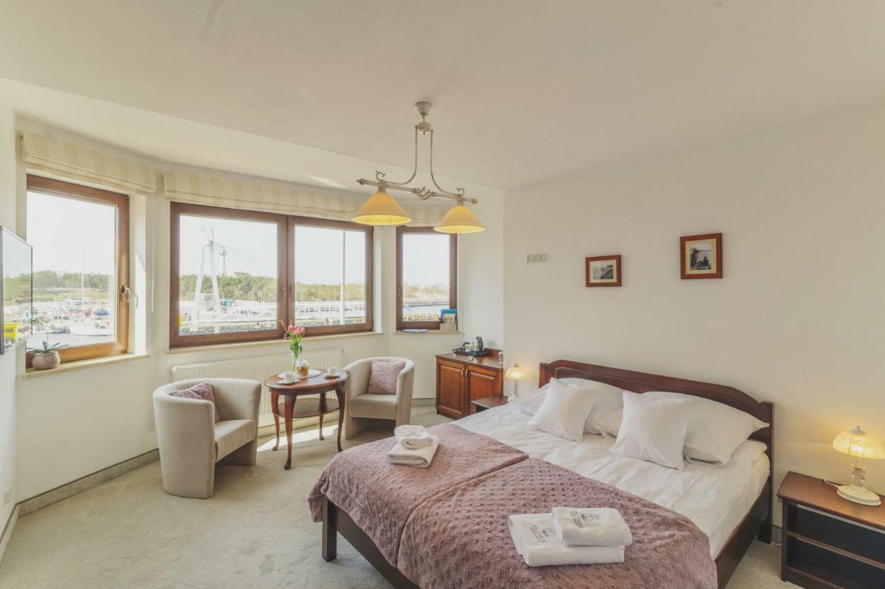 Bed & Breakfast Columbus - Limanowskiego 1 *